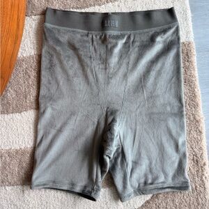 RARE! SKIMS Velour Boyfriend Boxers